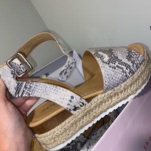 platform sandals hardly worn